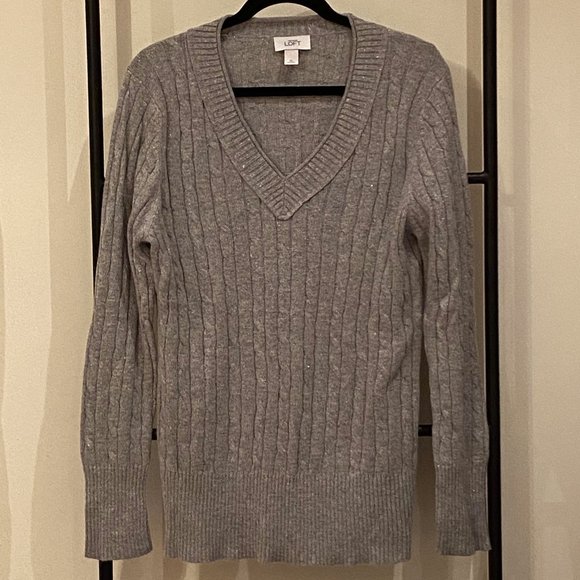LOFT Sweaters - LOFT Grey Sparkly Cableknit V-neck Sweater